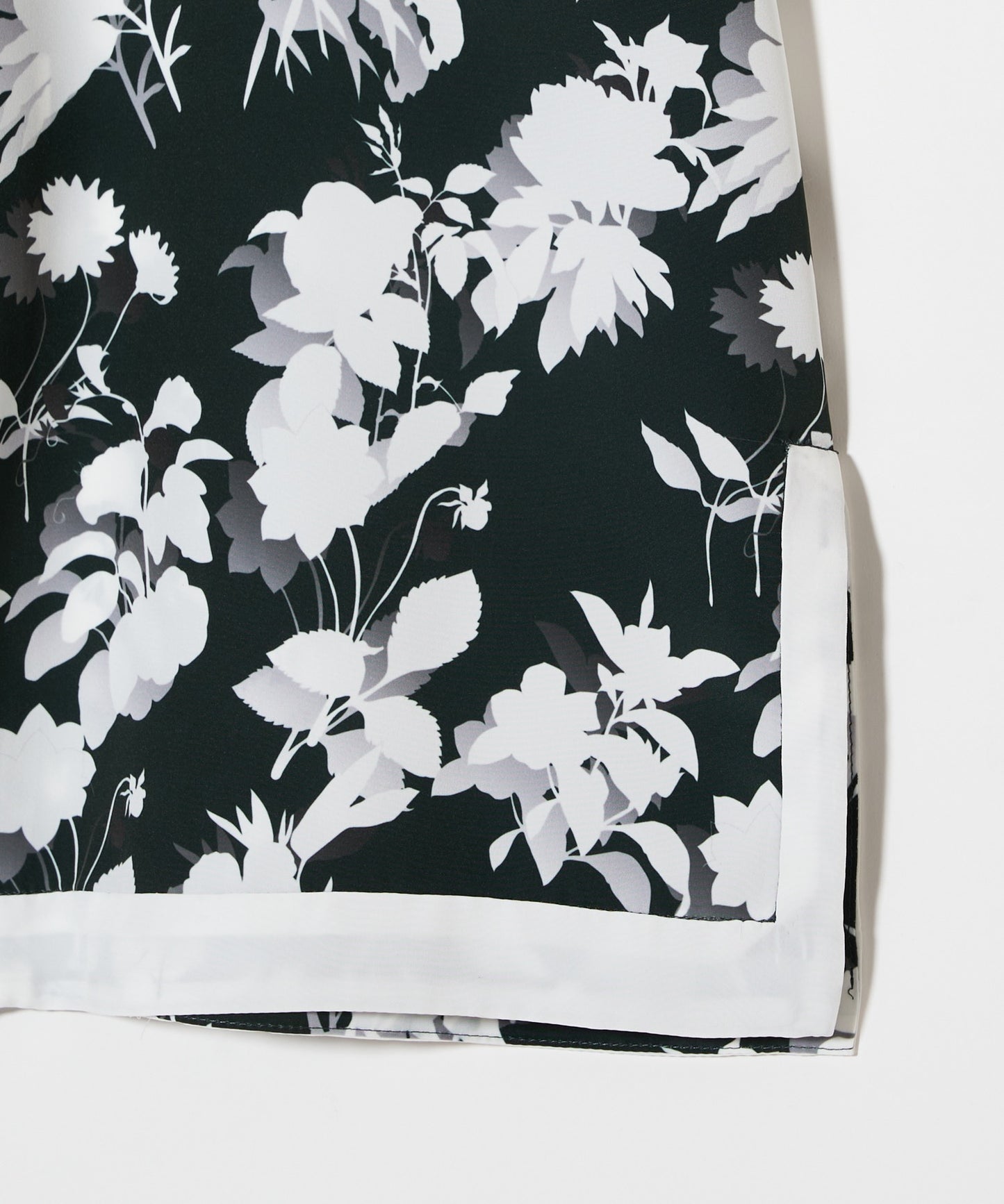 meagratia Floral pattern S/S shirt