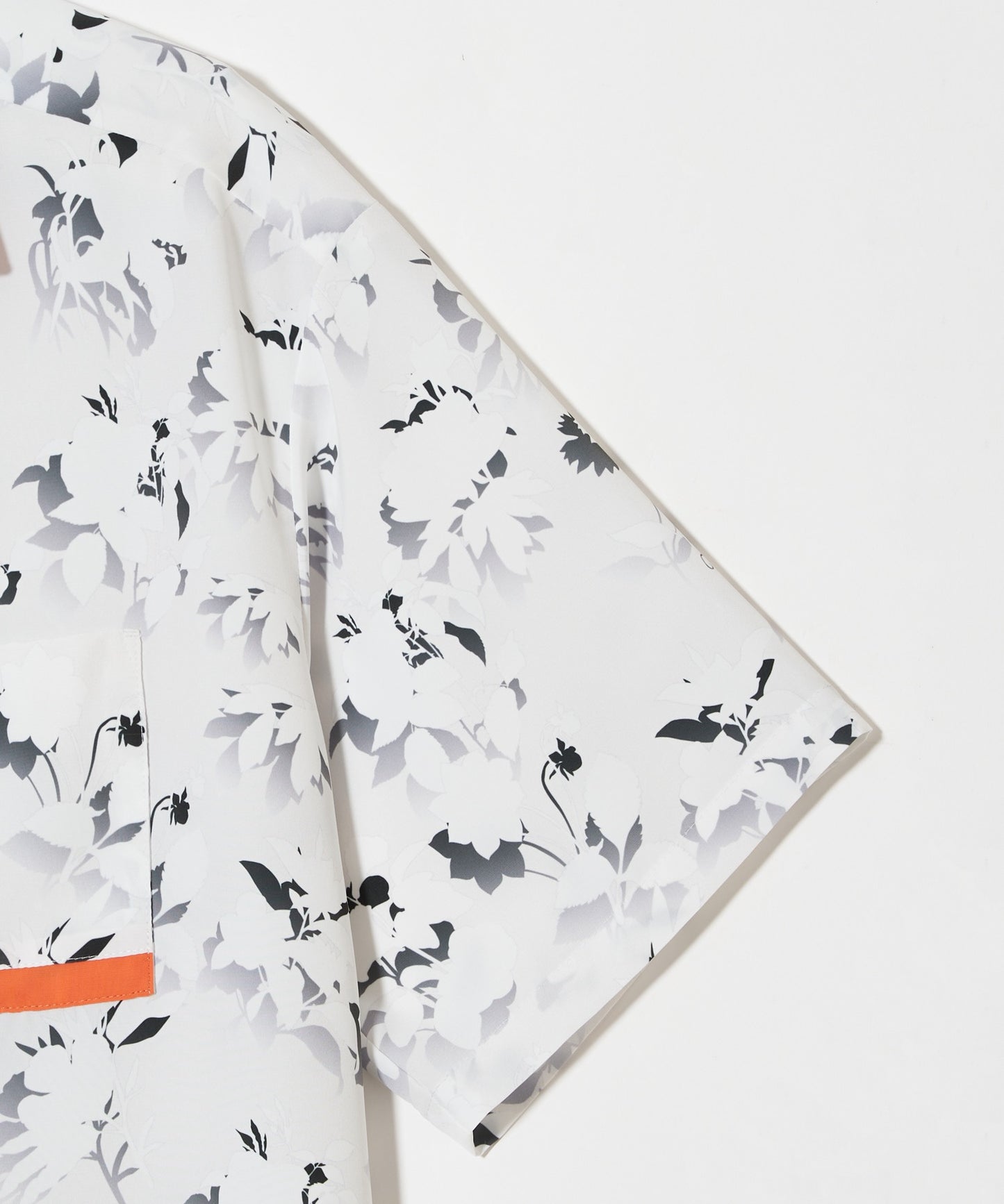 meagratia Floral pattern S/S shirt