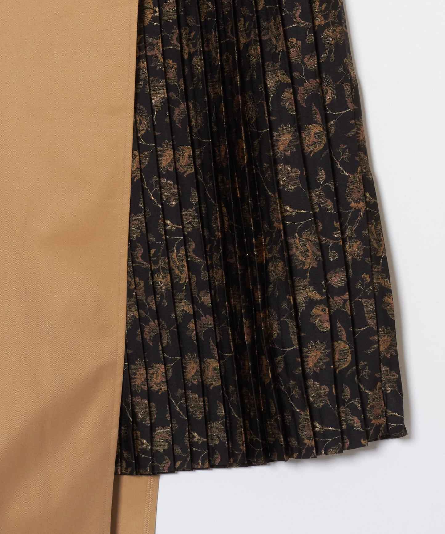 meagratia Pleats belted skirt