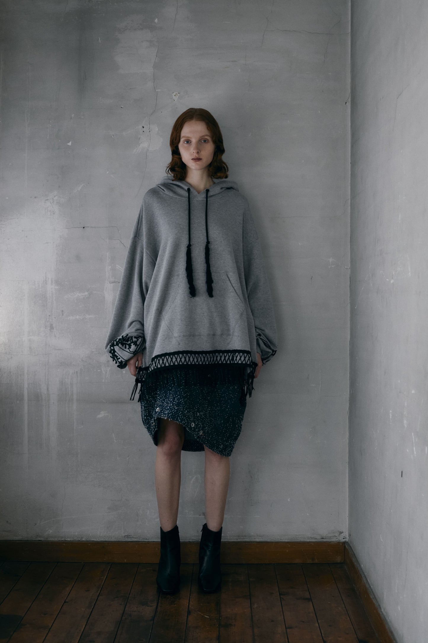 meagratia Embroidery wide hoodie