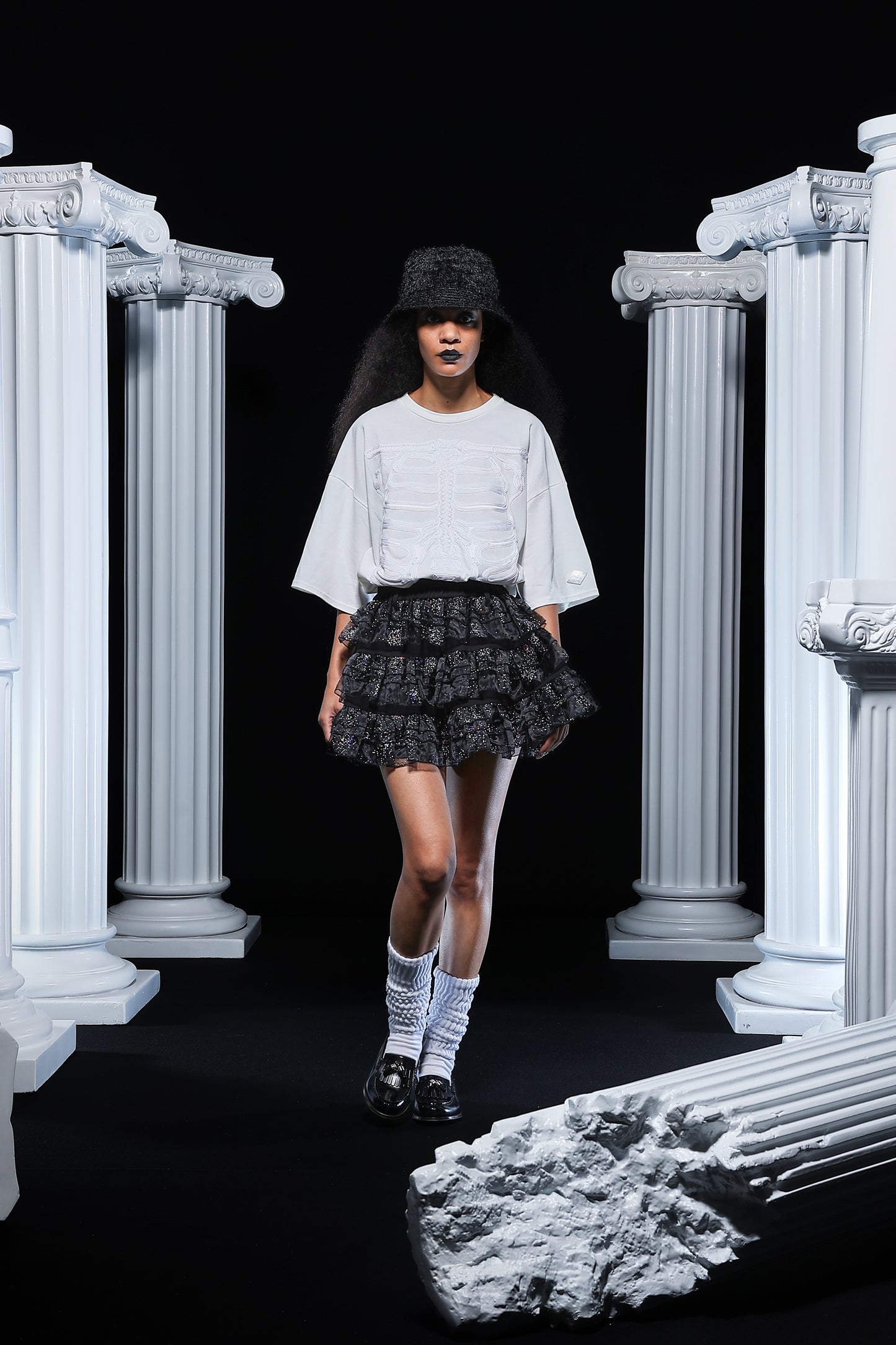 el conductorH CORD EMBROIDERED T-SHIRT "BONES"