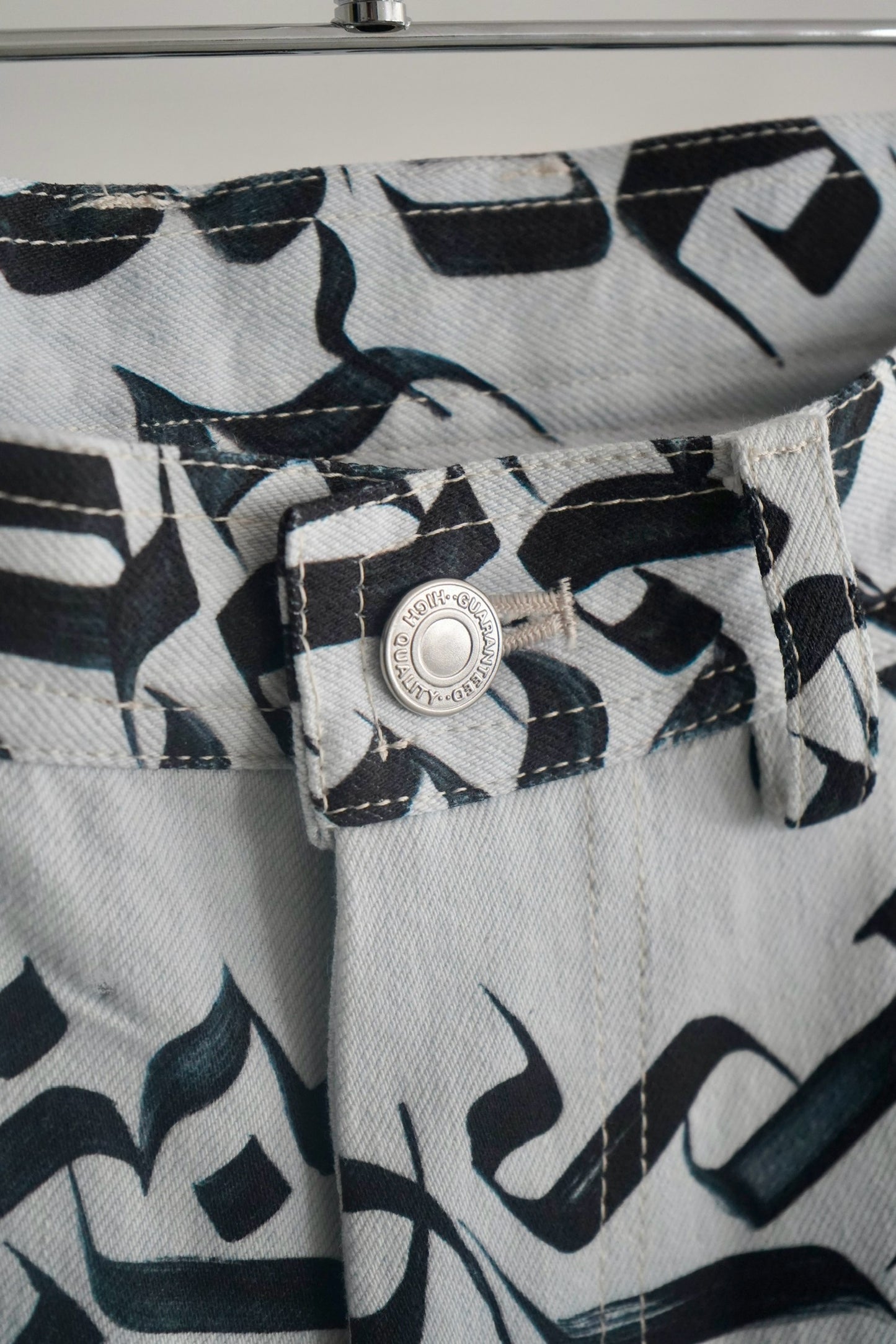 disemBySiiK Calligraphy Graphic Buggy Jeans