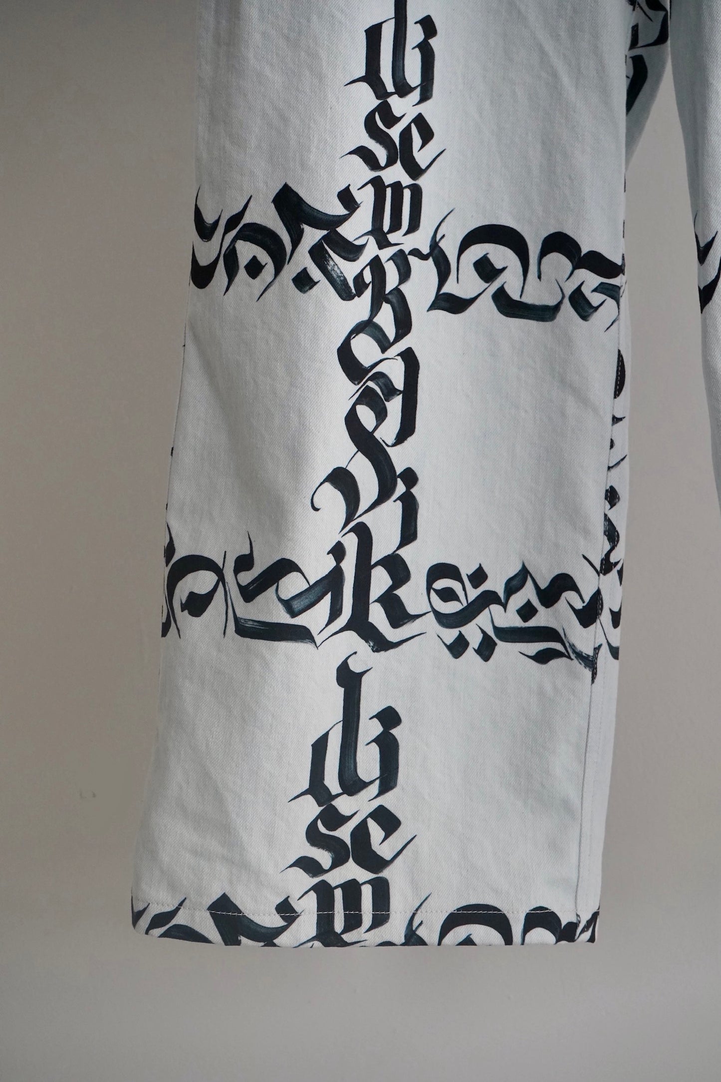 disemBySiiK Calligraphy Graphic Buggy Jeans