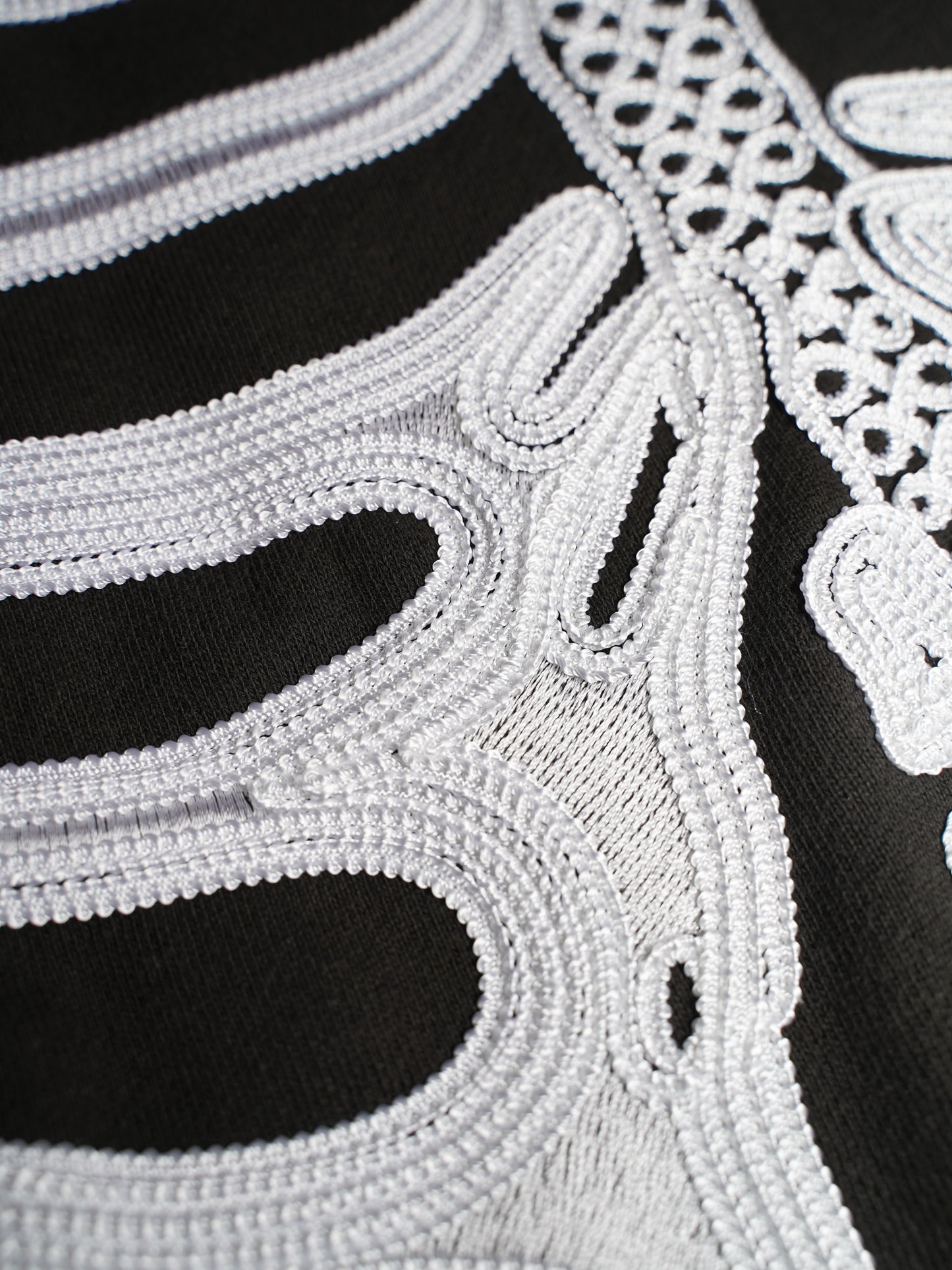 el conductorH CORD EMBROIDERED CREW NECK SWEATER 'BONES'