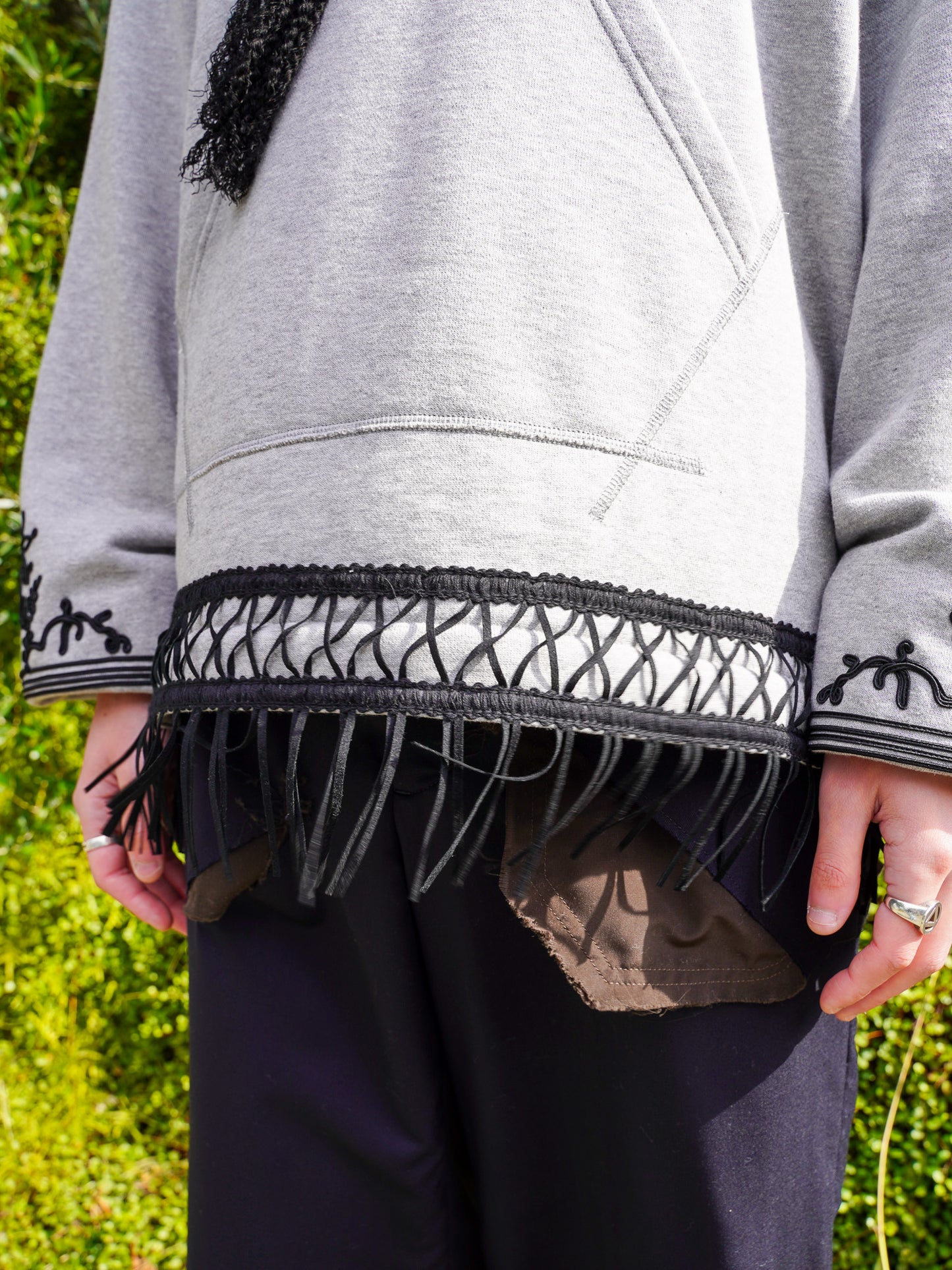 meagratia Embroidery wide hoodie