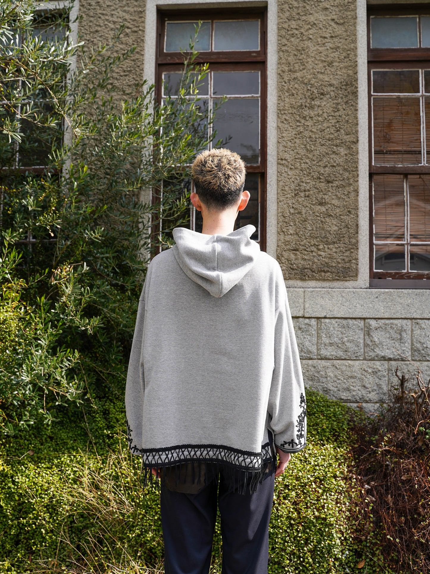 meagratia Embroidery wide hoodie