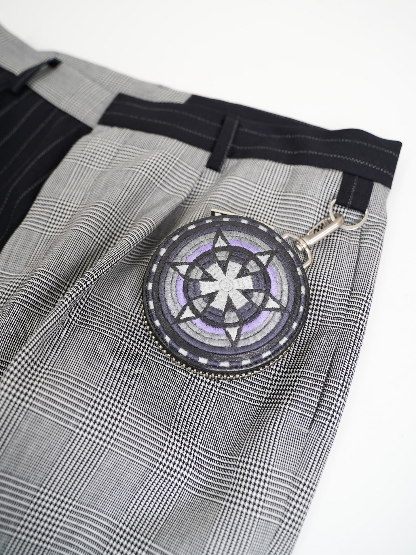 el conductorH x blackmeans LEATHER CIRCLE POUCH