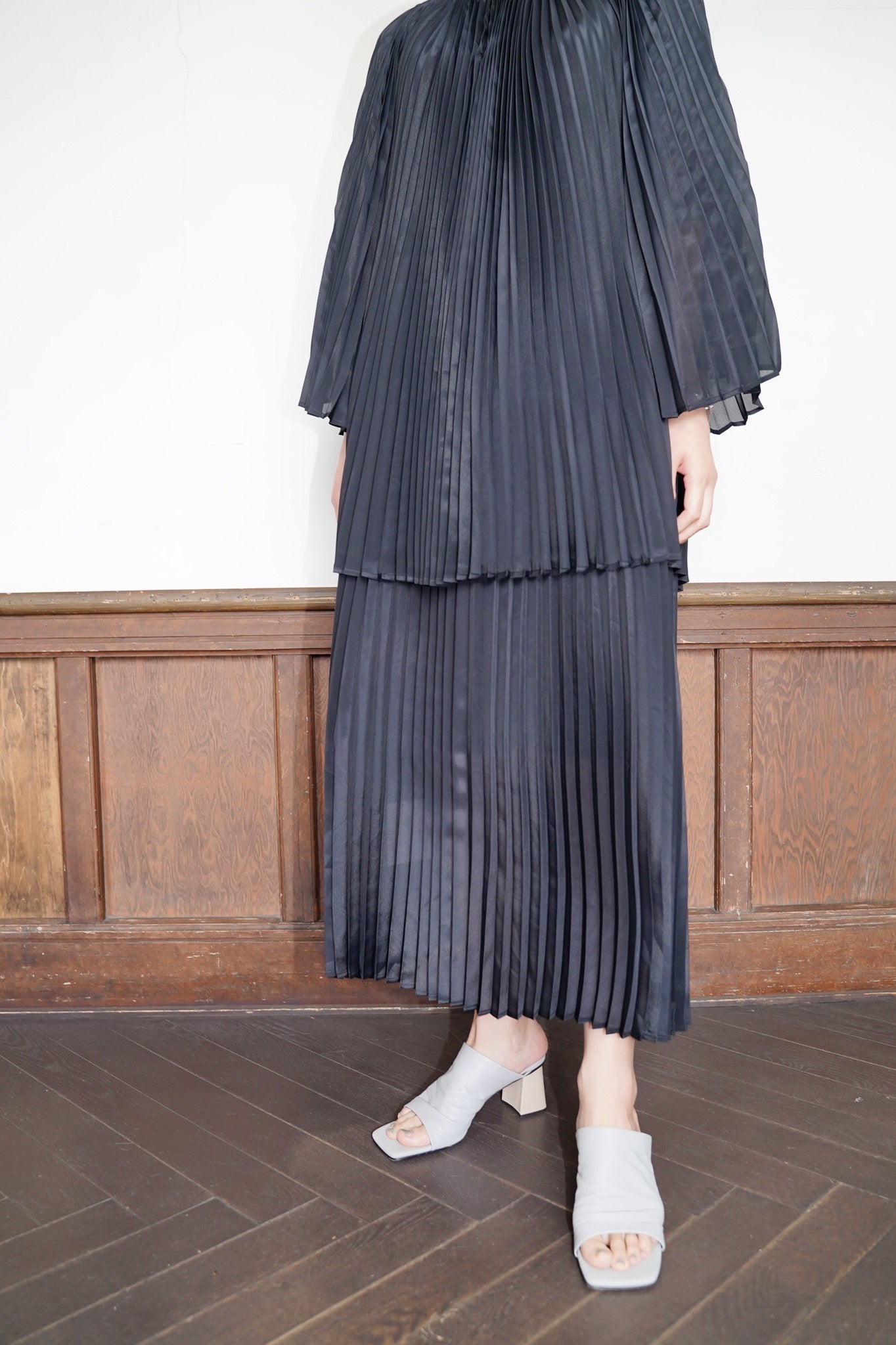 disemBySiiK Accordion Pleats Blouse