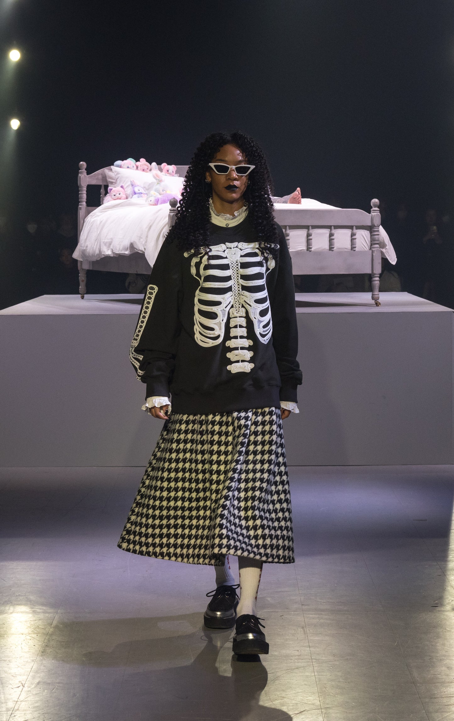 el conductorH CORD EMBROIDERED CREW NECK SWEATER 'BONES'