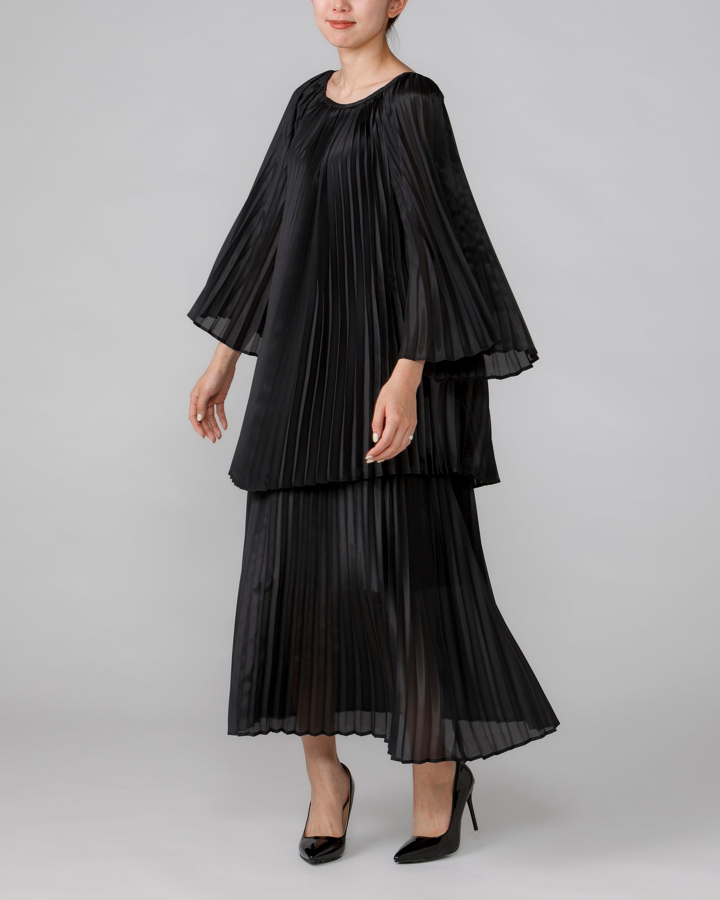 disemBySiiK Accordion Pleats Blouse