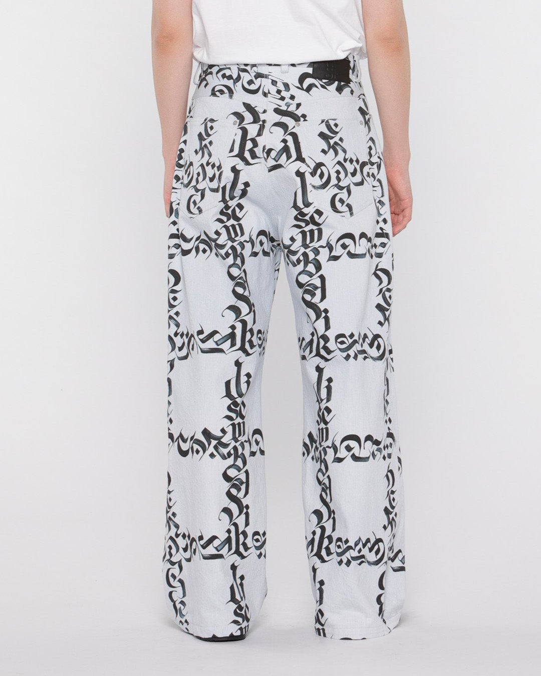 disemBySiiK Calligraphy Graphic Buggy Jeans
