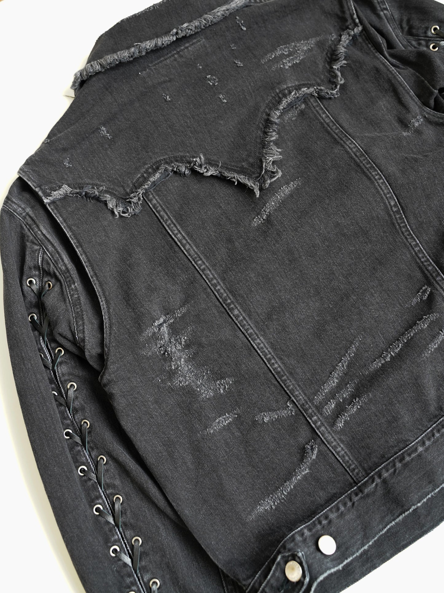 el conductorH LACE UP SLEEVE DISTRESSED JEAN JKT