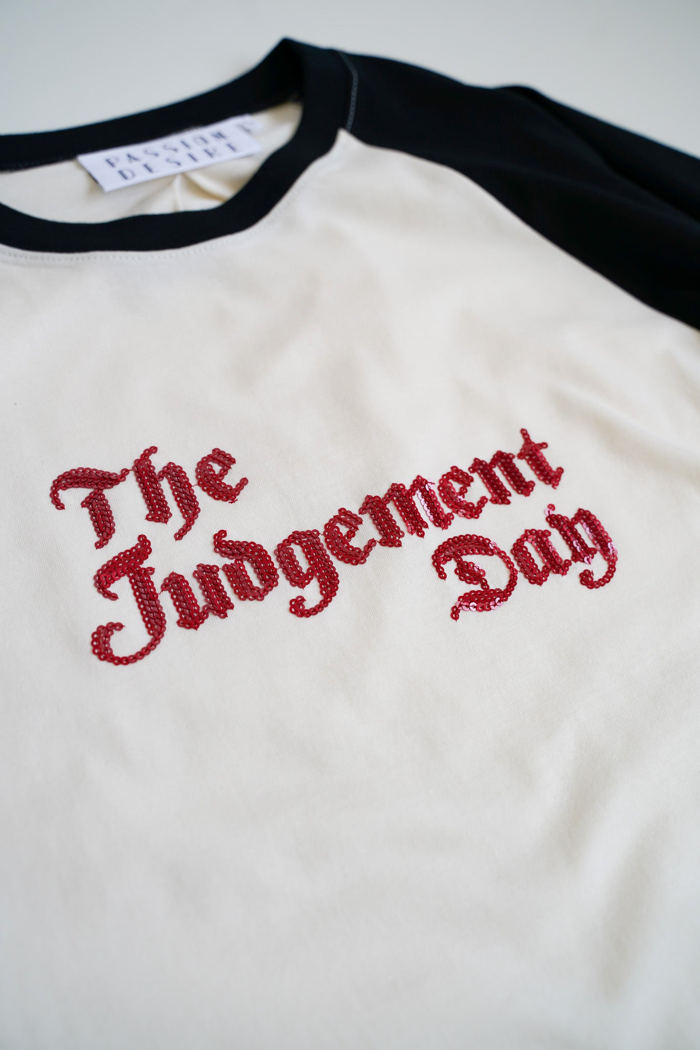 el conductorH SPANGLE EMBROIDERED RAGRAN SLEEVE T-SHIRT