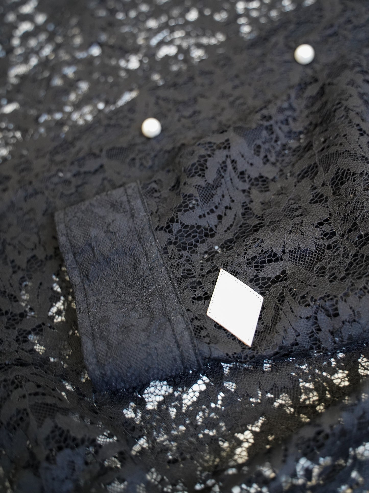 el conductorH FLOWER LACE OPEN COLLAR SHIRT