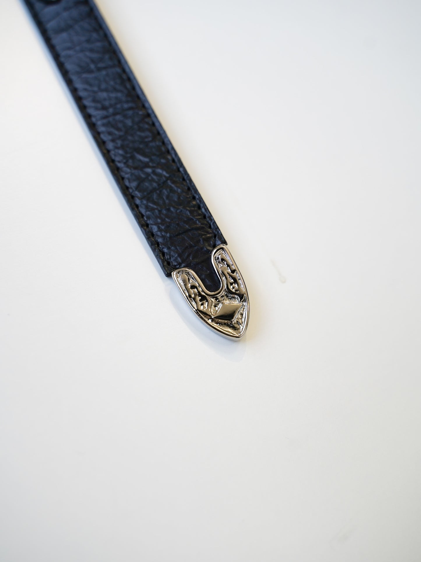 el conductorH HEART STUD BELT