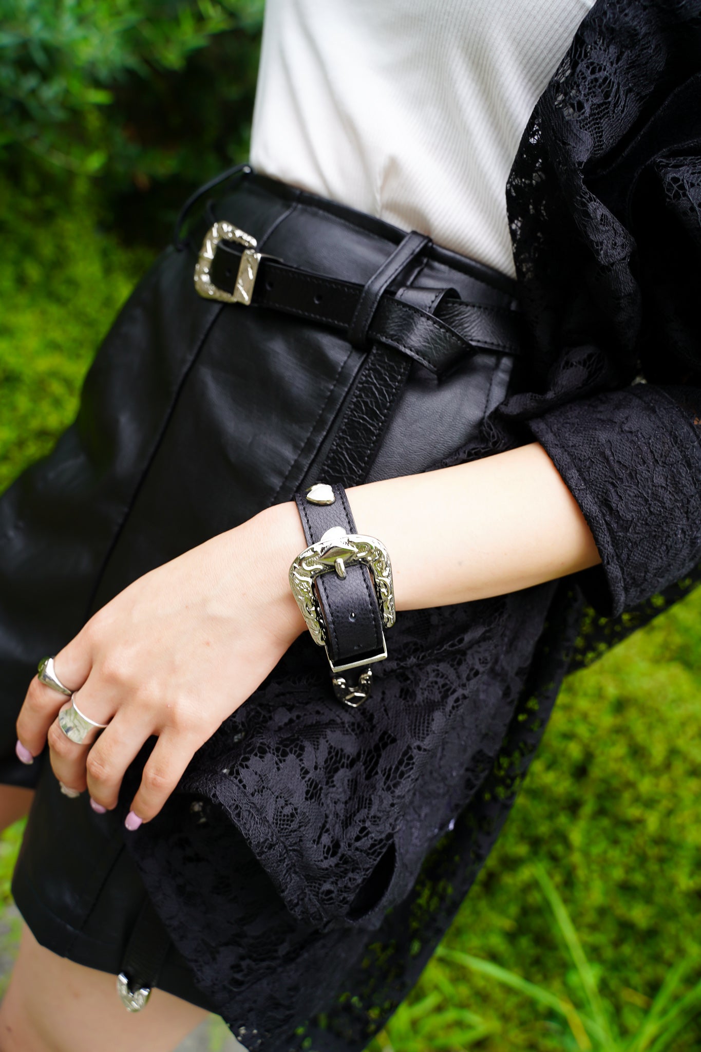 el conductorH HEART STUD  BRACELET