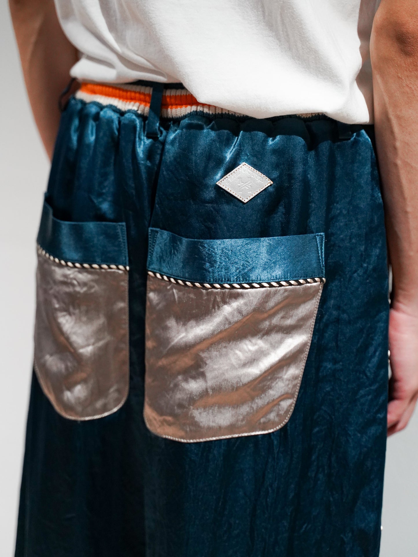 [残り1点]el conductorH SATIN SOUVENIR TROUSERS