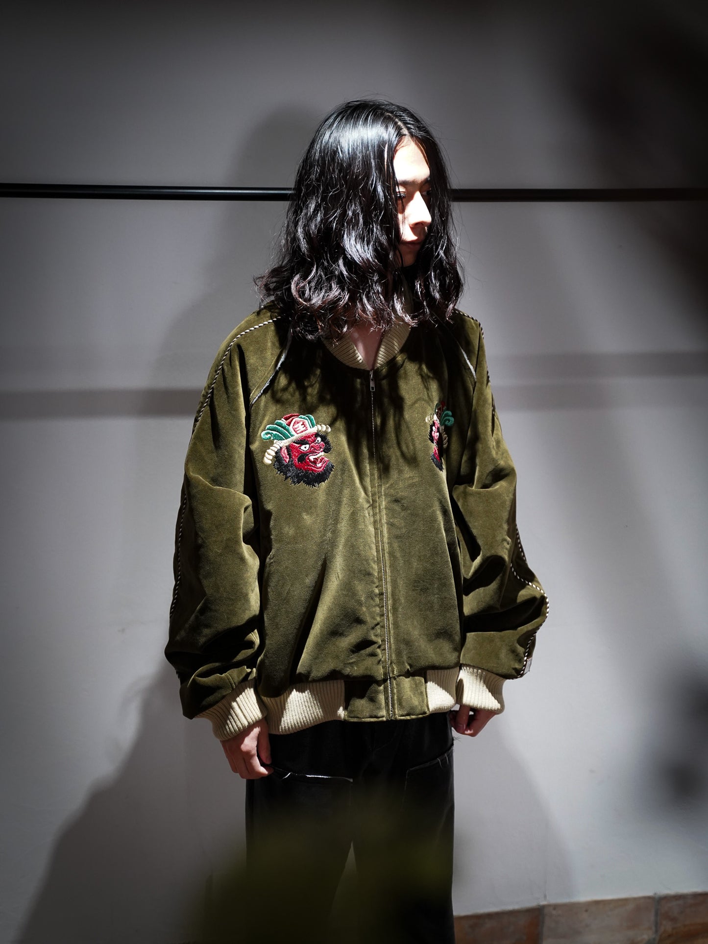 el conductorH VELVETEEN "YAMA KING" EMBROIDERED SOURVENIR JKT