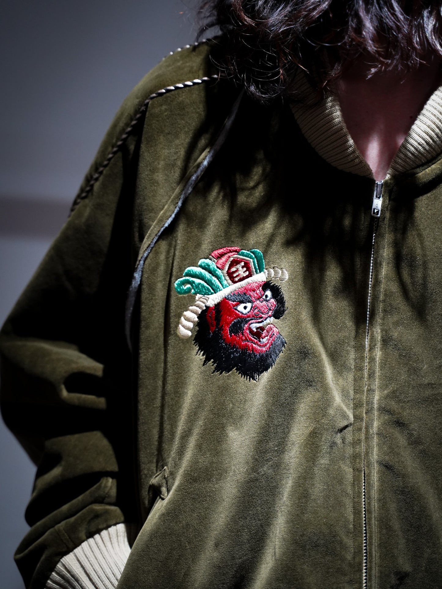 el conductorH VELVETEEN "YAMA KING" EMBROIDERED SOURVENIR JKT