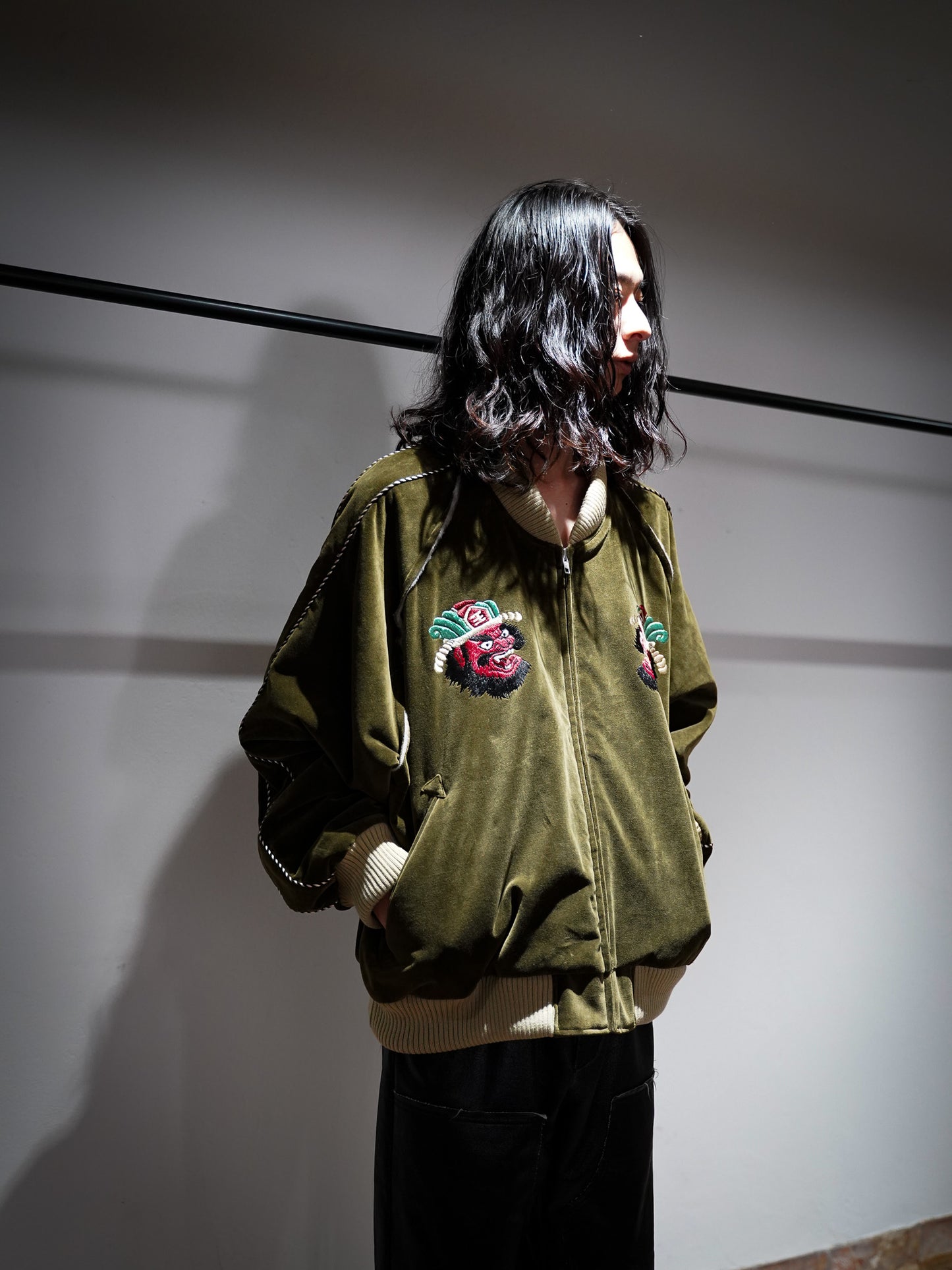 el conductorH VELVETEEN "YAMA KING" EMBROIDERED SOURVENIR JKT
