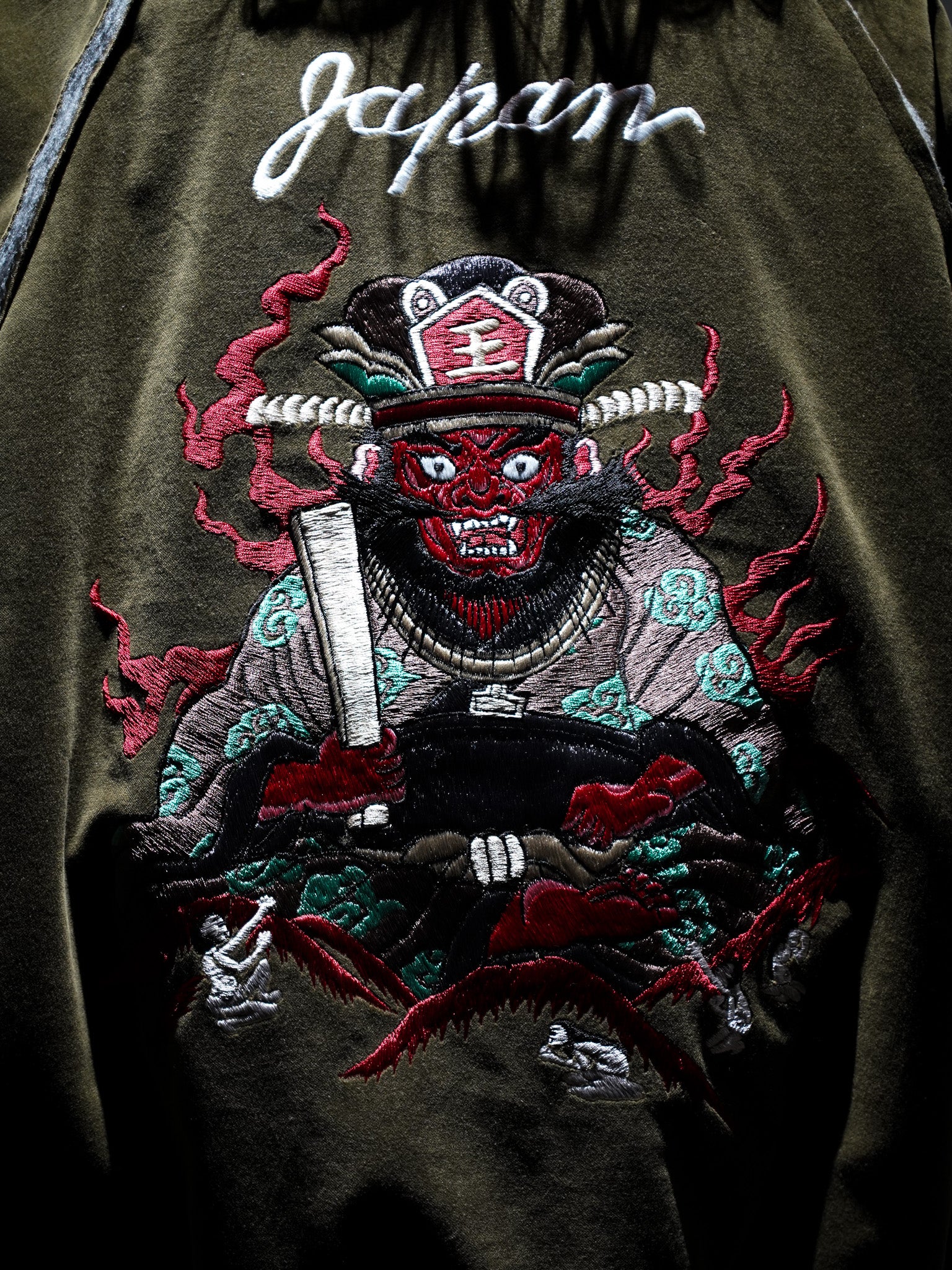 el conductorH VELVETEEN YAMA KING EMBROIDERED SOURVENIR JKT