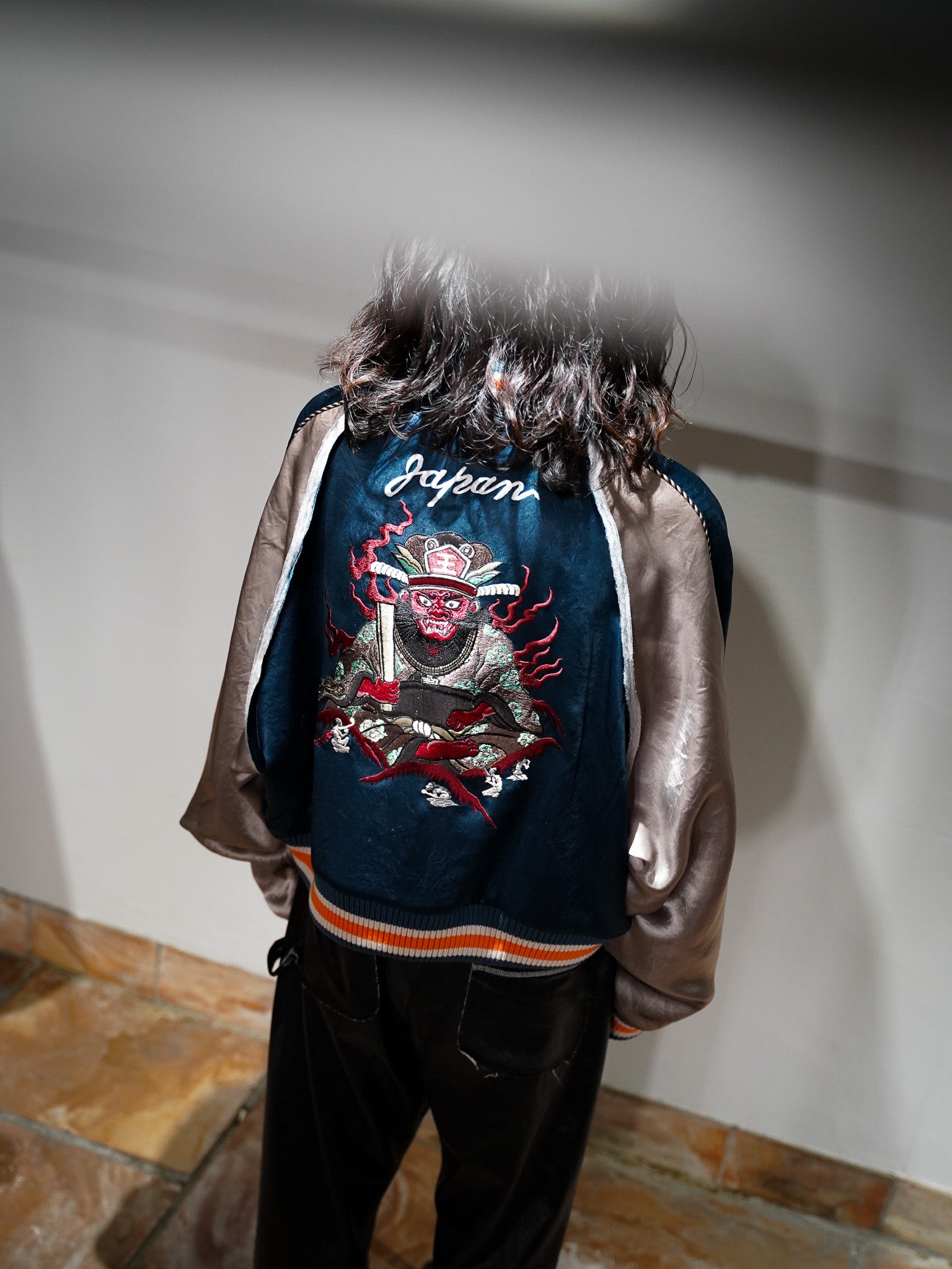 el conductorH CROPPED YAMA KING EMBROIDERED SOURVENIR JKT