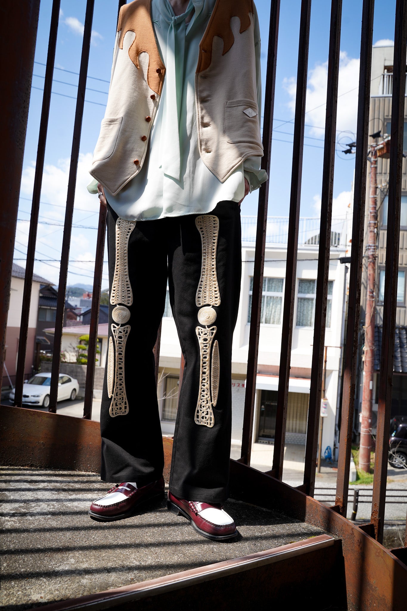 el conductorH CORD EMBROIDERED COTTON TROUSERS 'BONES コンダクター