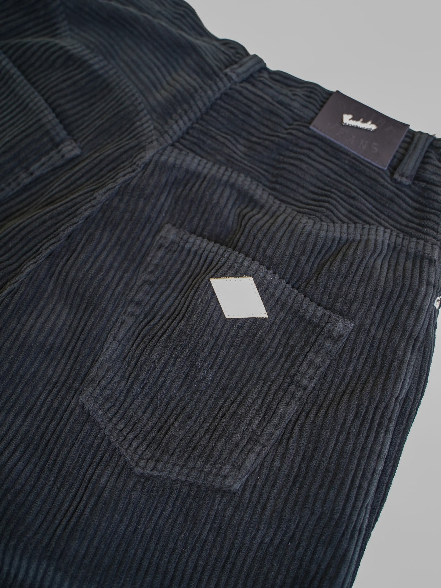 [残り1点] el conductorH DISTRESSED CORDUROY WIDE TROUSERS