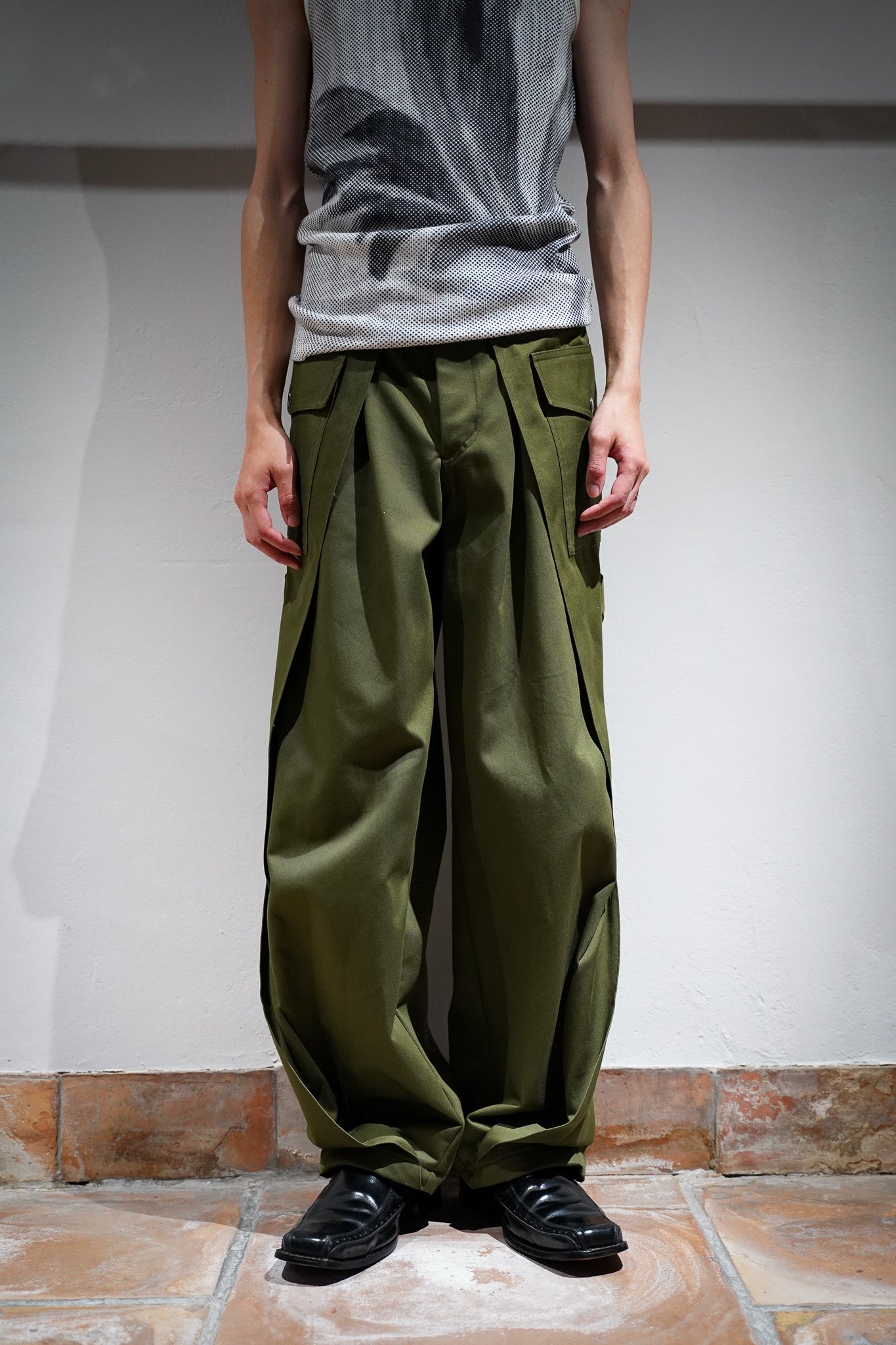 国内発送/送料関税込【ZIMMERMANN】 COCO RELAXED PANT ZIMMERMANN Coco Trousers | Green | FARFETCH JO