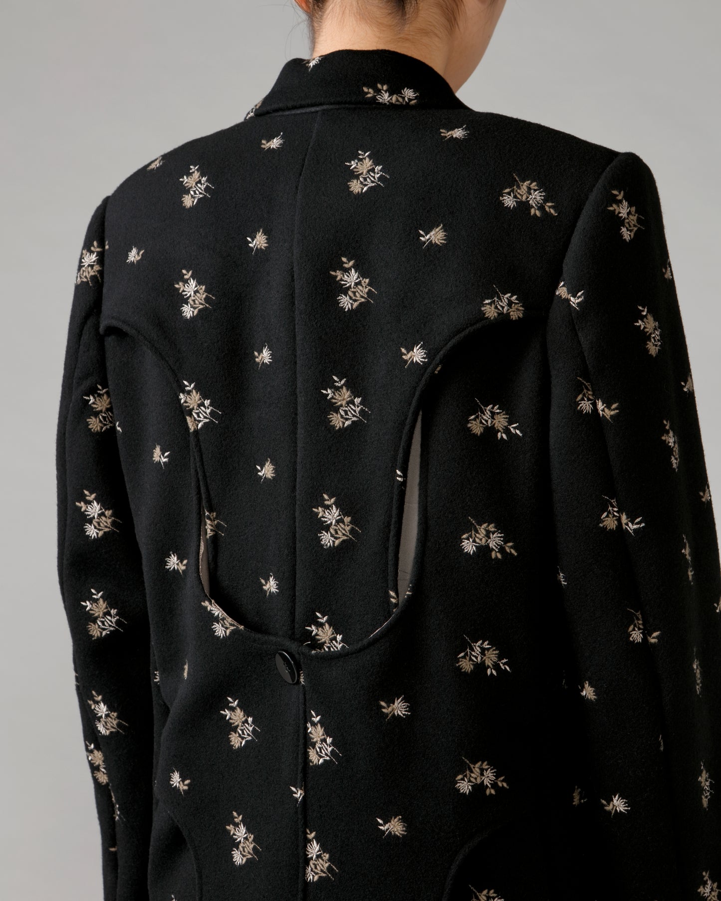 [残り1点] disemBySiiK Embroidered double-breasted chester coat